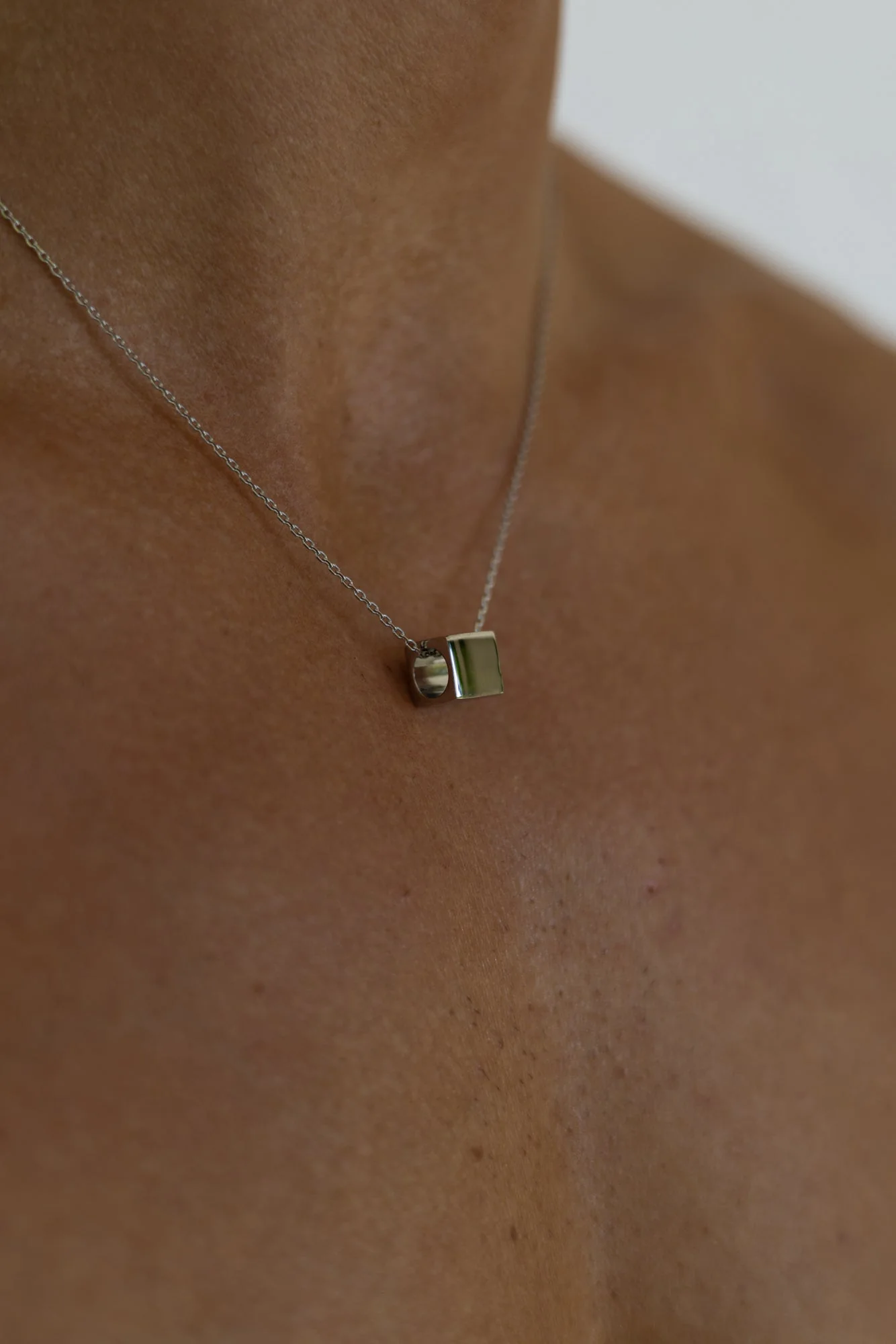 CUBE NECKLACE - Image 4