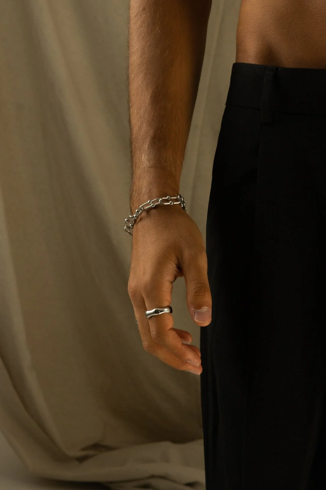 ESSENCE 12MM BRACELET - Image 8