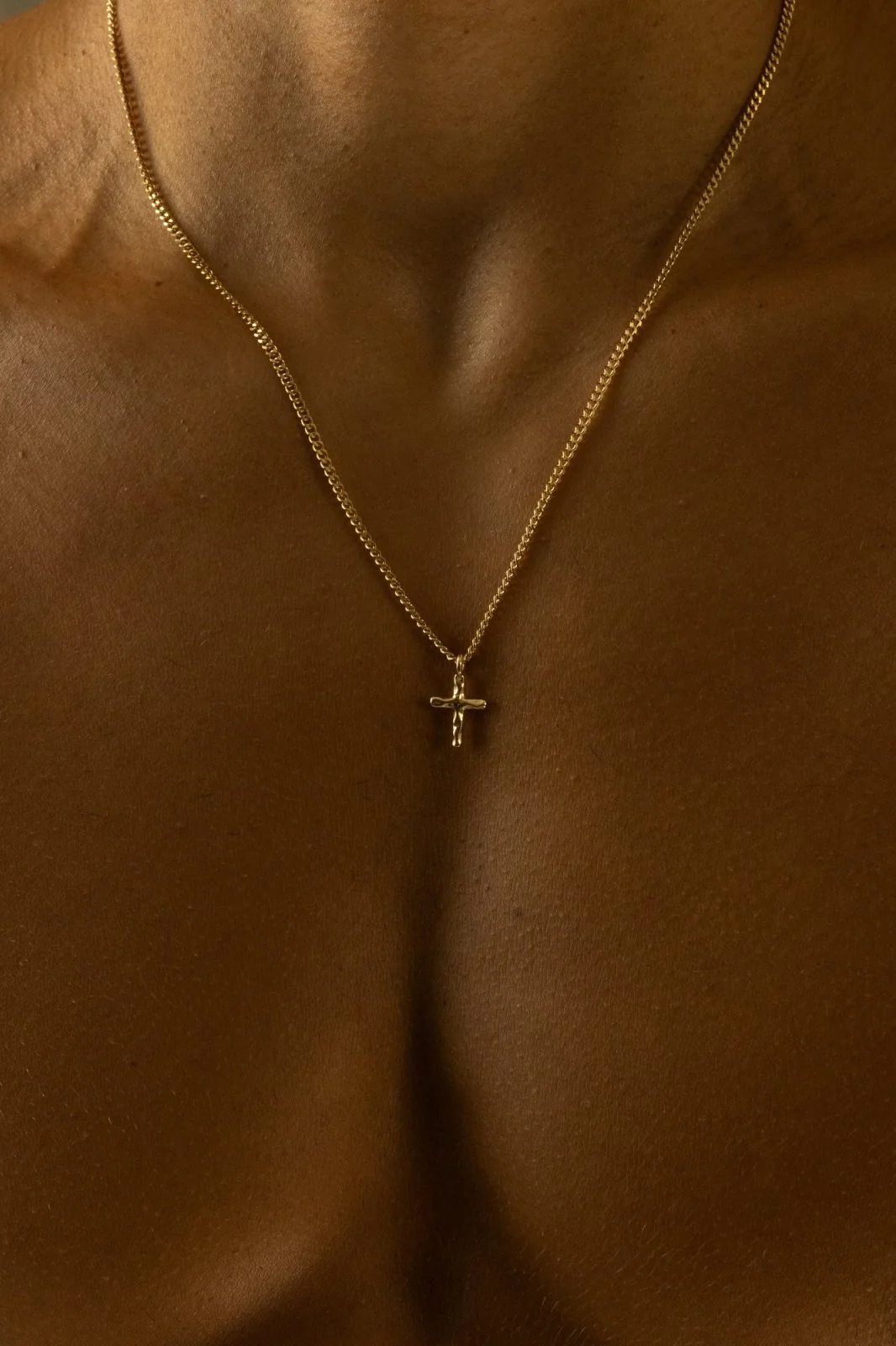 HAMMERED CROSS NECKLACE - Image 4