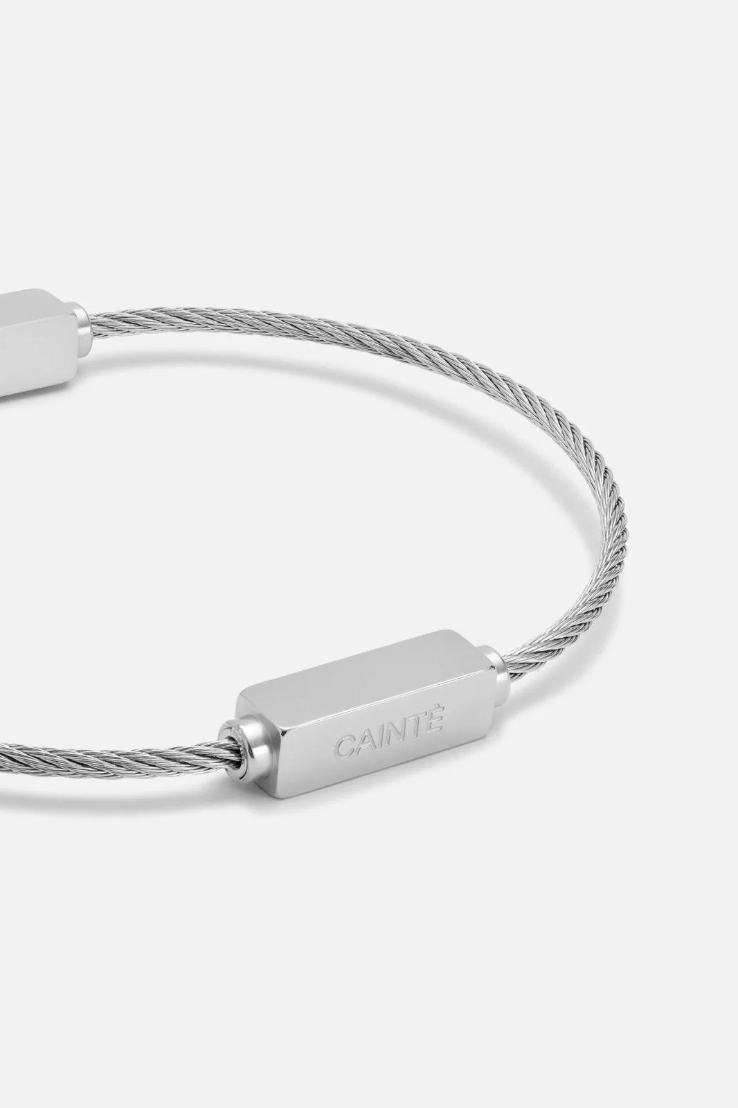 MAGNET CABLE BRACELET POLISHED - Image 3