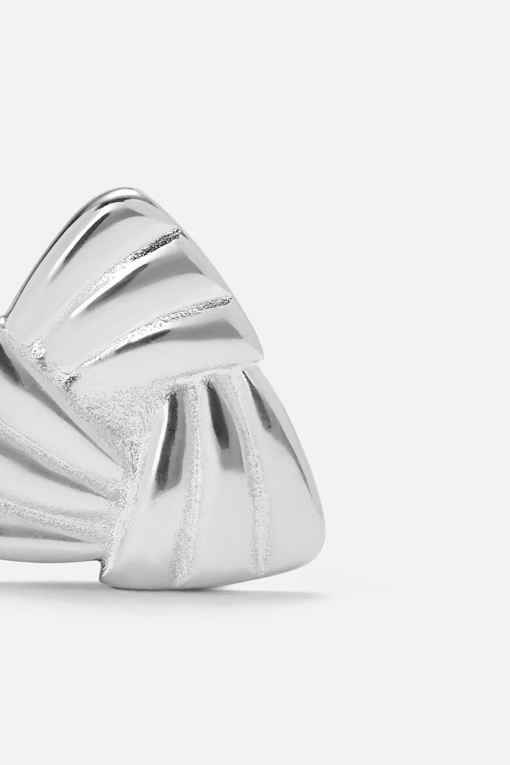 TRIANGLE EARRINGS - Image 5