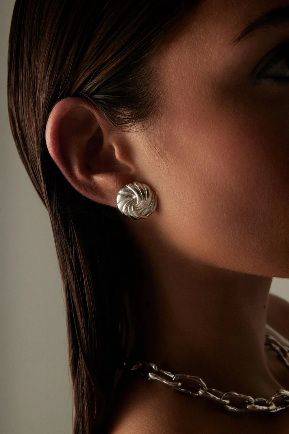 GLOBE EARRINGS - Image 4