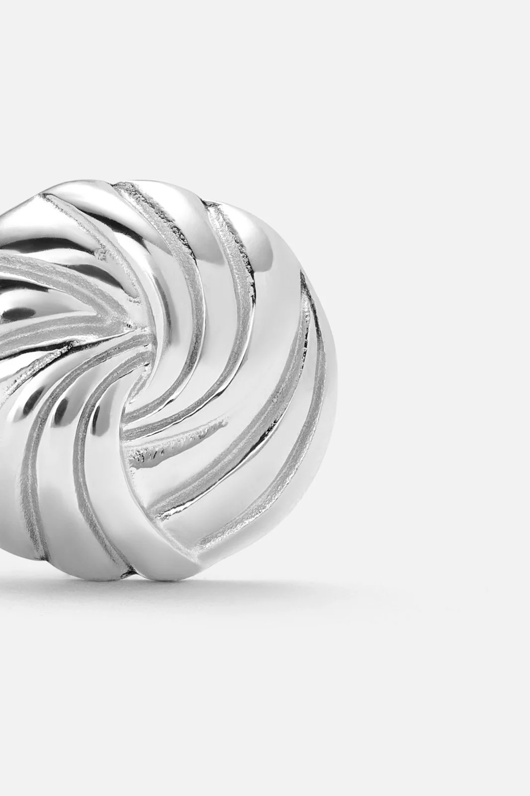 GLOBE EARRINGS - Image 5