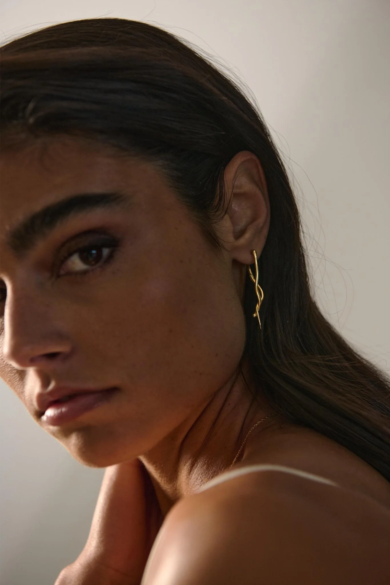 POISE EARRINGS - Image 2