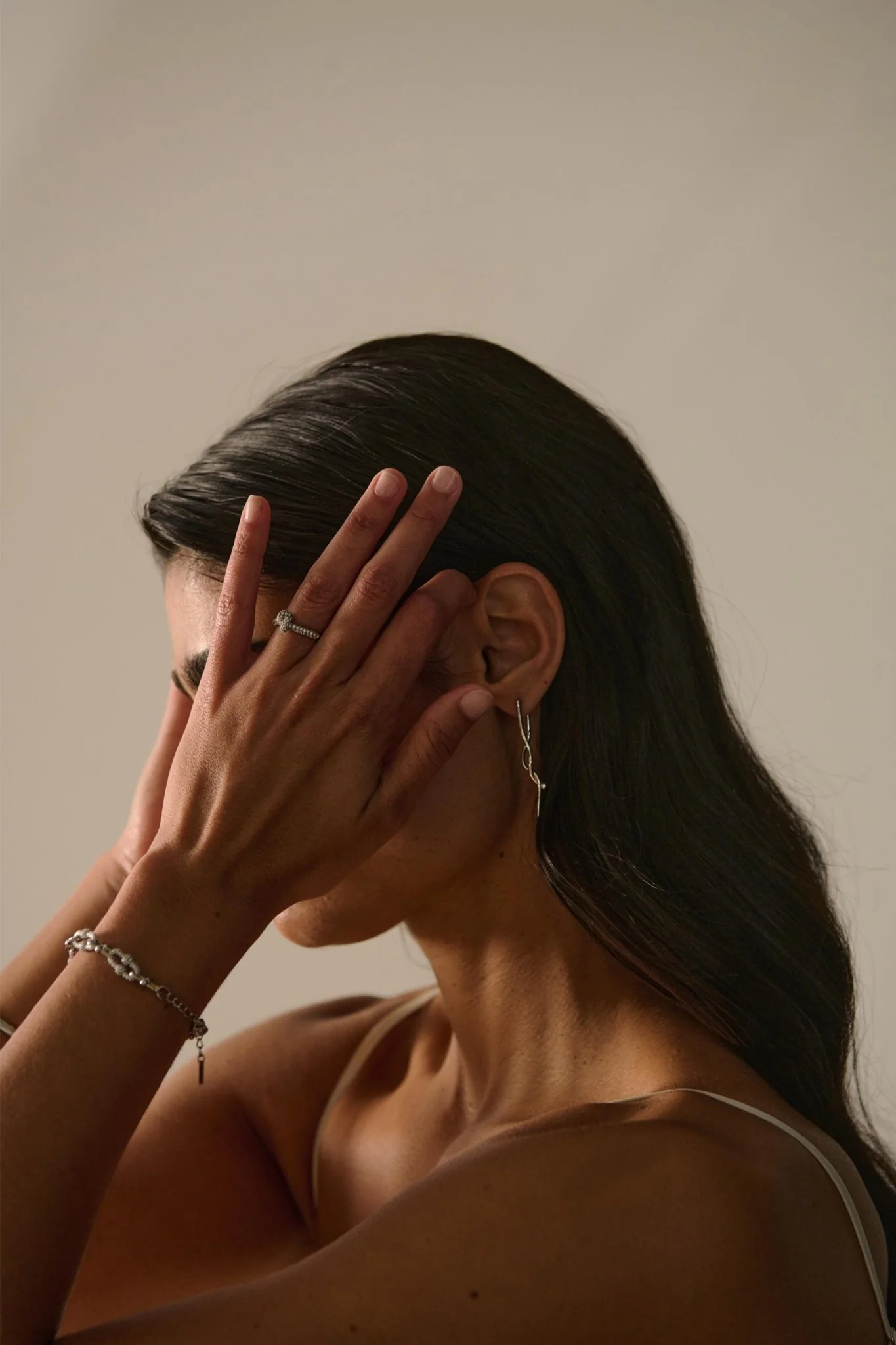 POISE EARRINGS - Image 2