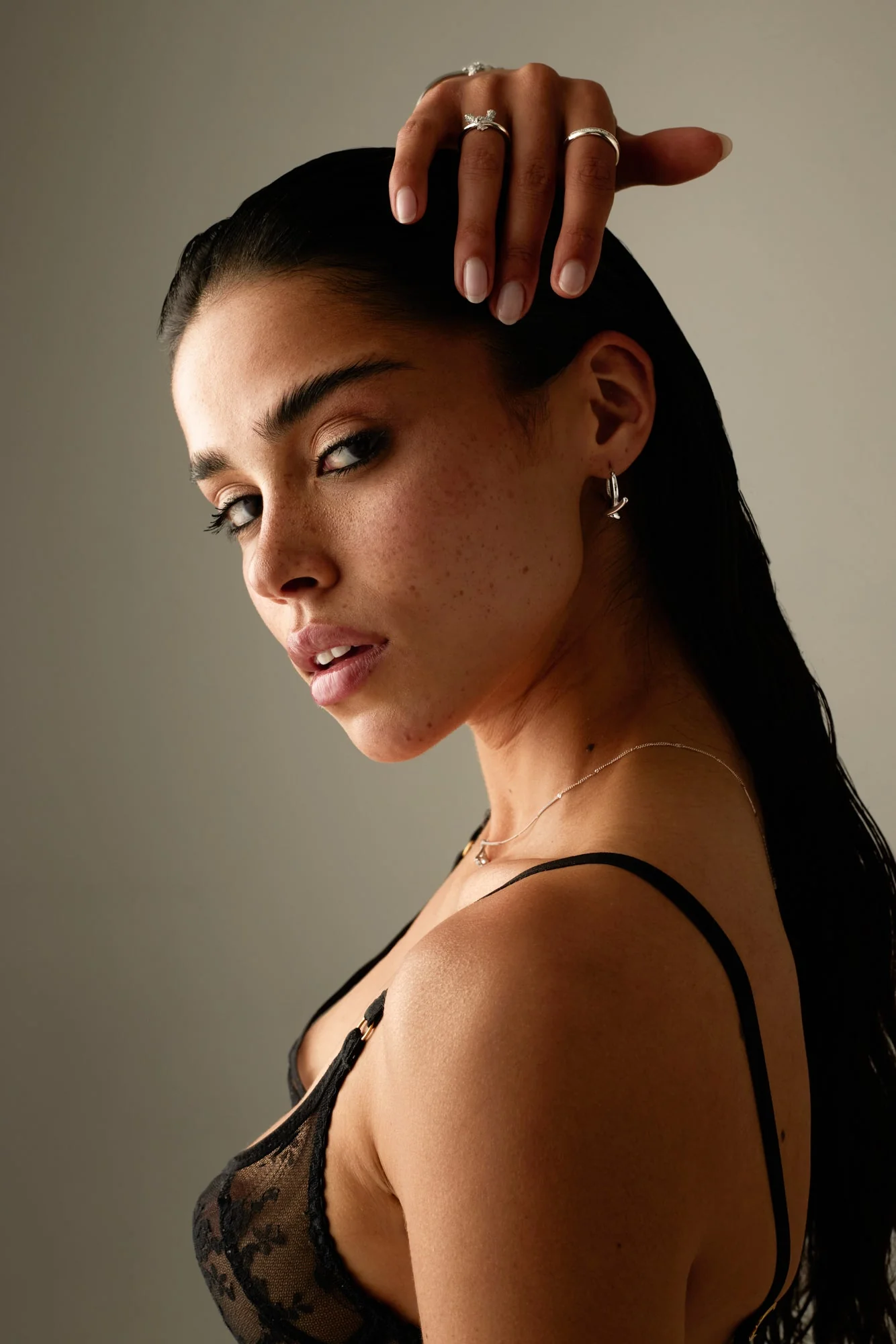 THE LACE EARRING - Image 4
