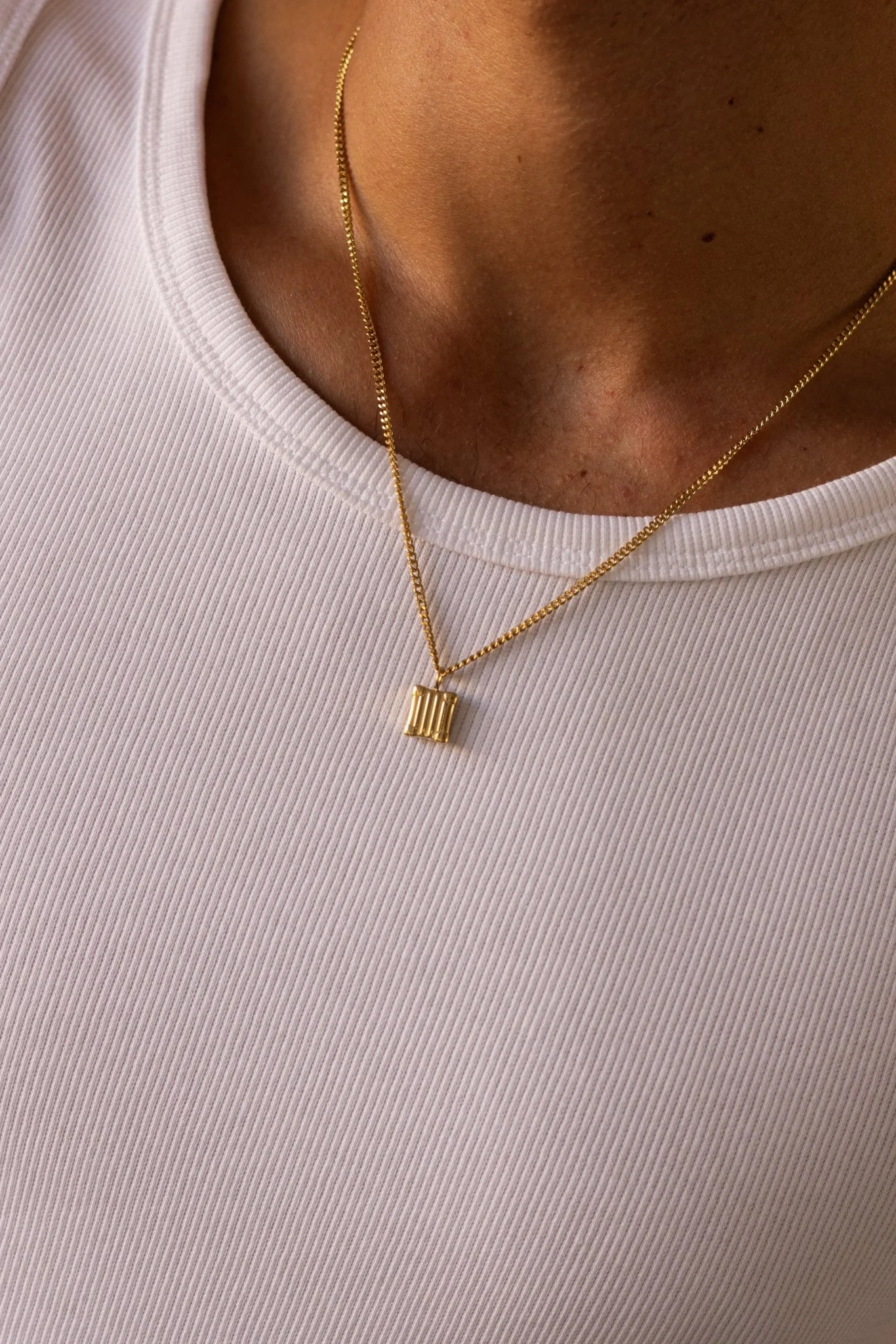 VELAR NECKLACE - Image 4
