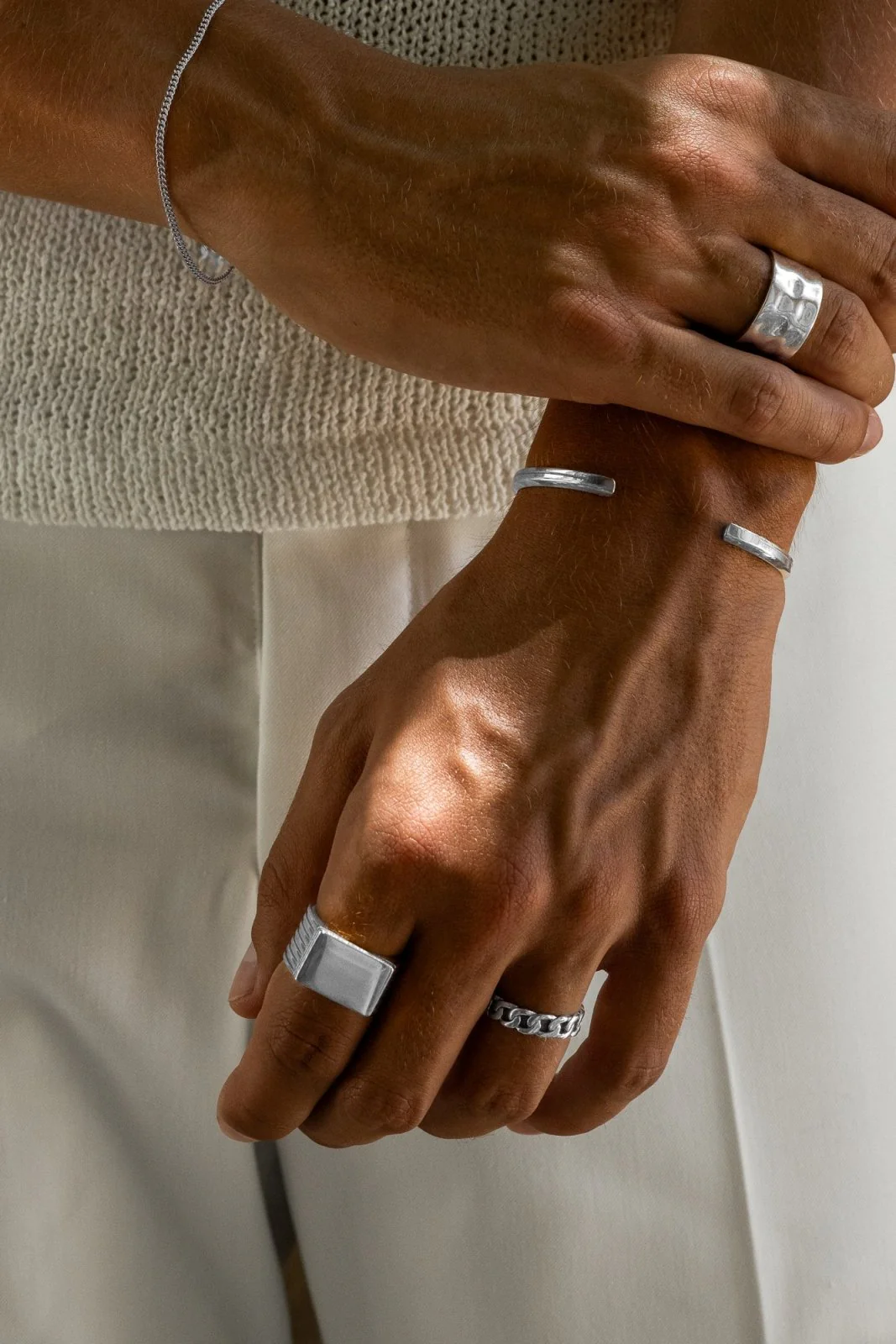 YNEZ RING - Image 5